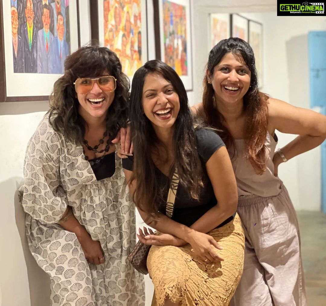 Ranjini Jose Instagram - 2 is company, 3 is a damn riot... At the soft launch of the fresh and breezy pull-up at Fort Cochin, @lovingearth.fortkochi #fortcochin #lovingearthyogacafe #stc #collegefriends #ranjinisandwich Loving Earth Yoga Cafe