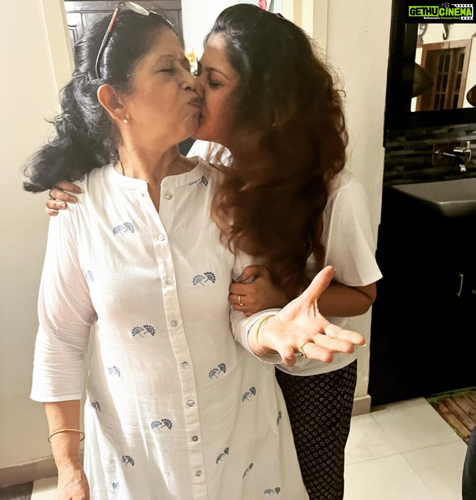 Ranjini Jose Instagram - My birthday girl …. The prettiest on planet earth Grow young and glow every day I’m right here for you Ma ❤ @ckjayalakshmi24 #momsarethebest #blessed #blessed #friends #whataday #happiness