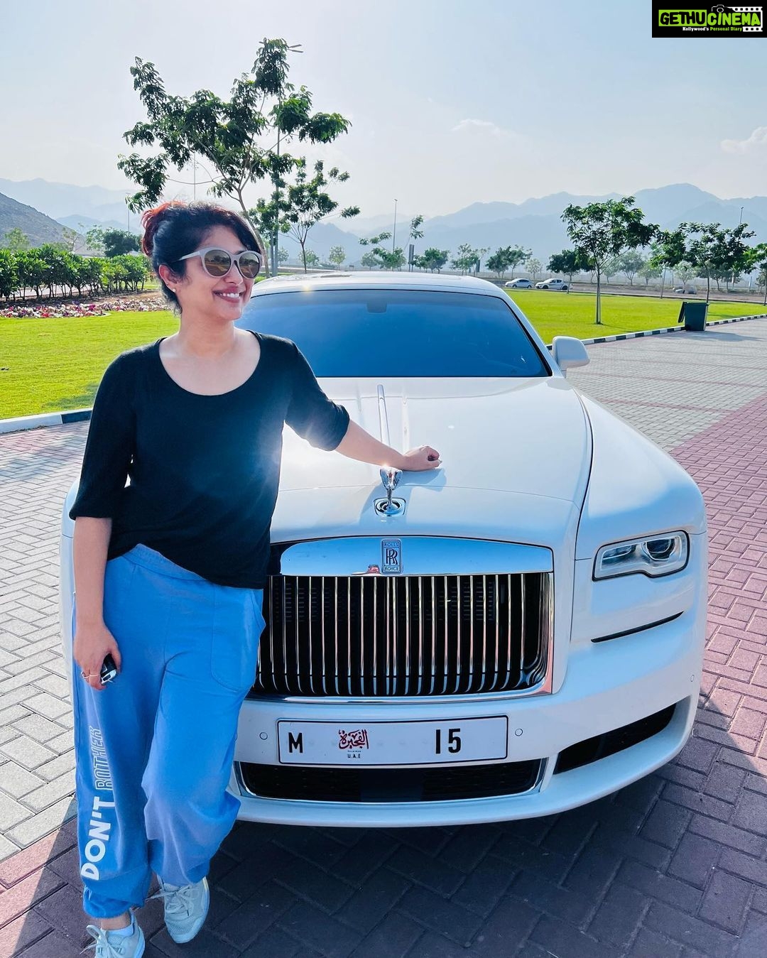 Ranjini Jose - 9.1K Likes - When your work rides come with exceptional SWAG 😎
#pikups #workrides #uae #fujairah #rollsroyce #blessed #giglife #rj