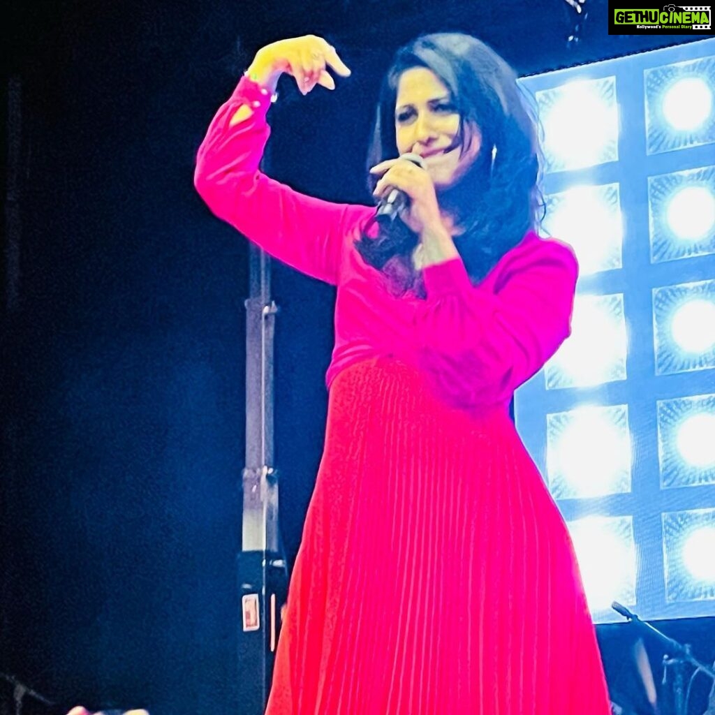 Ranjini Jose Instagram - And thus started this season’s Christmas gigs …. With a bang 💥 Thanks to KANJ (Kerala Association of New Jersey), for being such a kick-ass audience, and for literally backing me up with the merriment that was much needed this festive season ❤️ Nothing as good as when work goes outstandingly well. Blessed 😇🥰😌 #usdiaries #christmas #season #giglife #musician #blessed #newjersey #usa #wintergigs #rj #rjtheband #keepthefaith Carteret, New Jersey