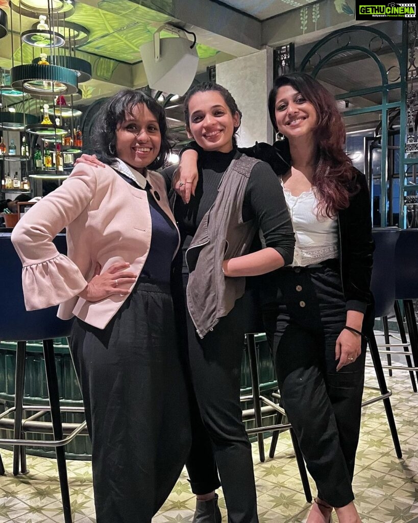 Ranjini Jose Instagram - The week that was … I love you Neha. You’re my family. Thanks for helping me walk out happier than when I landed at your doorstep ❤️ Navin, you’re a darling. I love you ❤️ So happy to have met a bunch of friends who can’t impart anything but love #friendslikefamily #myconstants #bangalore #heart #happiness Bangalore, India