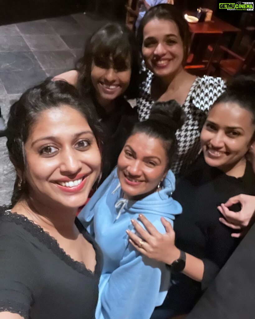 Ranjini Jose Instagram - The week that was … I love you Neha. You’re my family. Thanks for helping me walk out happier than when I landed at your doorstep ❤️ Navin, you’re a darling. I love you ❤️ So happy to have met a bunch of friends who can’t impart anything but love #friendslikefamily #myconstants #bangalore #heart #happiness Bangalore, India