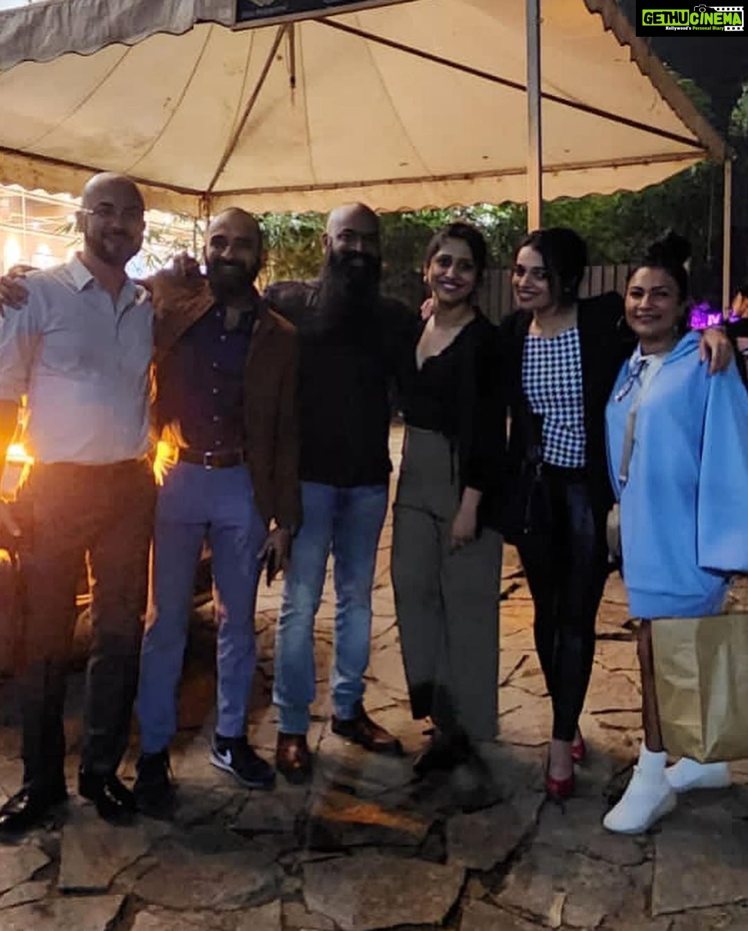 Ranjini Jose Instagram - The week that was … I love you Neha. You’re my family. Thanks for helping me walk out happier than when I landed at your doorstep ❤️ Navin, you’re a darling. I love you ❤️ So happy to have met a bunch of friends who can’t impart anything but love #friendslikefamily #myconstants #bangalore #heart #happiness Bangalore, India