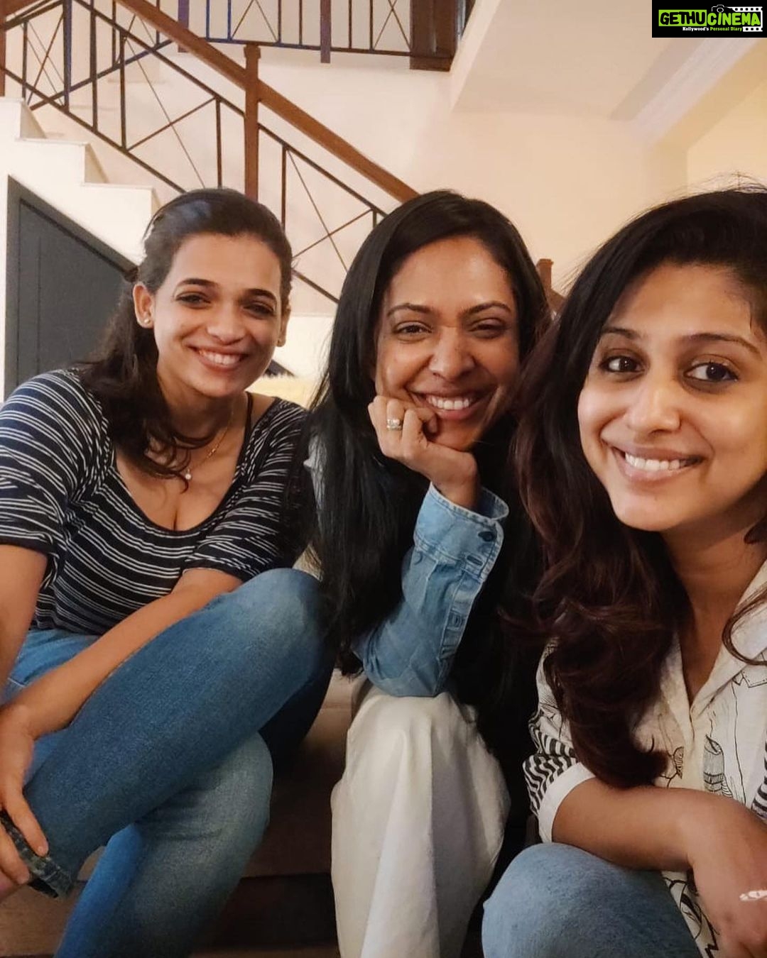 Ranjini Jose Instagram - The week that was … I love you Neha. You’re my family. Thanks for helping me walk out happier than when I landed at your doorstep ❤️ Navin, you’re a darling. I love you ❤️ So happy to have met a bunch of friends who can’t impart anything but love #friendslikefamily #myconstants #bangalore #heart #happiness Bangalore, India