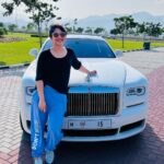 Ranjini Jose Instagram - When your work rides come with exceptional SWAG 😎 #pikups #workrides #uae #fujairah #rollsroyce #blessed #giglife #rj Fujairah