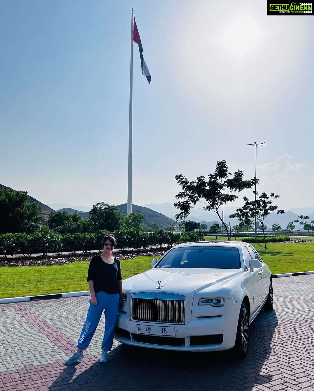 Ranjini Jose - 9.1K Likes - When your work rides come with exceptional SWAG 😎
#pikups #workrides #uae #fujairah #rollsroyce #blessed #giglife #rj