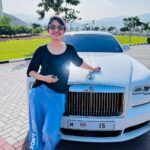 Ranjini Jose Instagram - When your work rides come with exceptional SWAG 😎 #pikups #workrides #uae #fujairah #rollsroyce #blessed #giglife #rj Fujairah