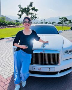 Ranjini Jose Instagram - When your work rides come with exceptional SWAG 😎

#pikups #workrides #uae #fujairah #rollsroyce #blessed #giglife #rj