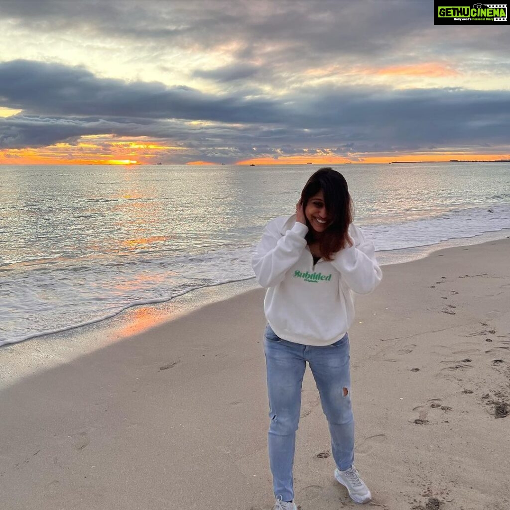 Ranjini Jose Instagram - Sunset Candids 😄 📸 @gopikaasc Perth, Western Australia