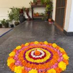 Ranjini Jose Instagram - And I reached home just in time to be with my loved ones this Onam Couldn’t ask for anything more ❤️ Hope you all had a lovely Onam with your peeps Wishing you all loads of happiness and prosperity 🌸 Happy Onam ❤️