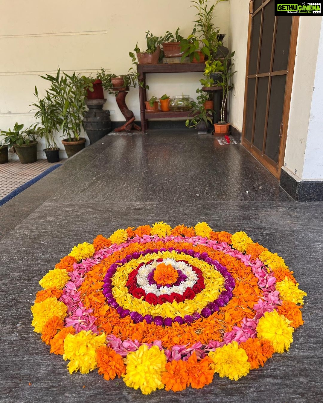 Ranjini Jose - 5.6K Likes - And I reached home just in time to be with my loved ones this Onam
Couldn’t ask for anything more ❤️
Hope you all had a lovely Onam with your peeps
Wishing you all loads of happiness and prosperity 🌸
Happy Onam ❤️