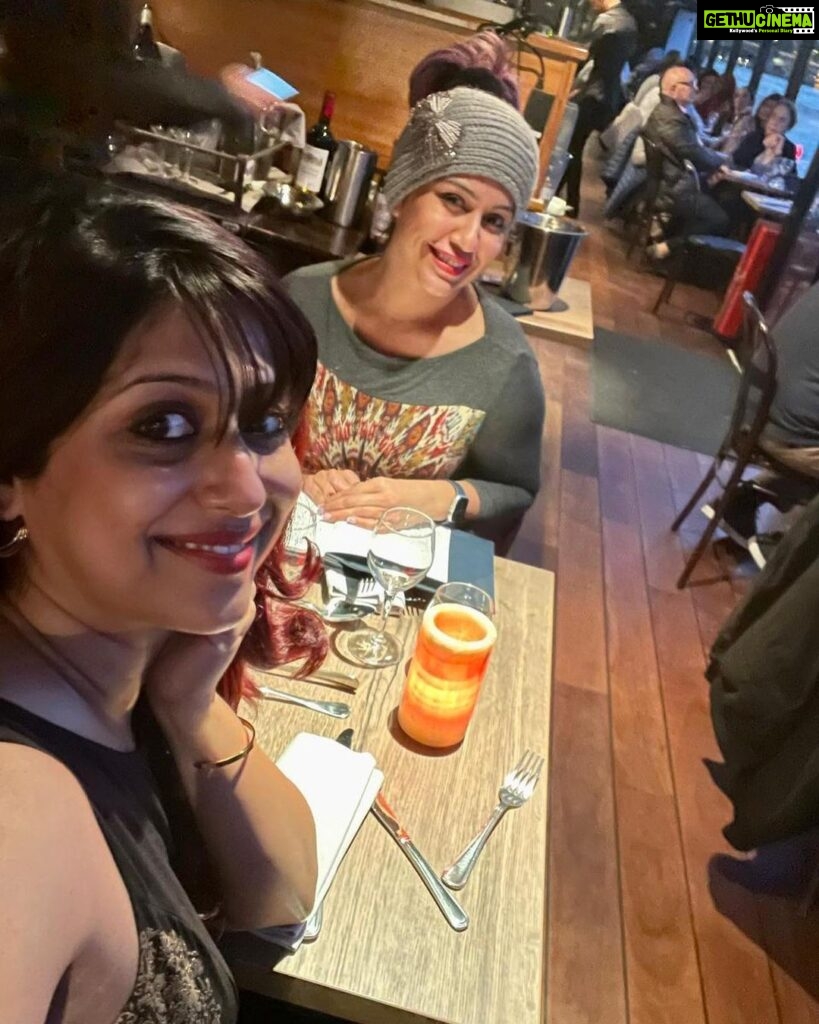 Ranjini Jose Instagram - Happiest of birthdays to my absolute craziness and strength I love you much much @ranjini_h 😘😘😘 Stay crazy forevaaaa !!! Happy bday buuuuu 🥰😘