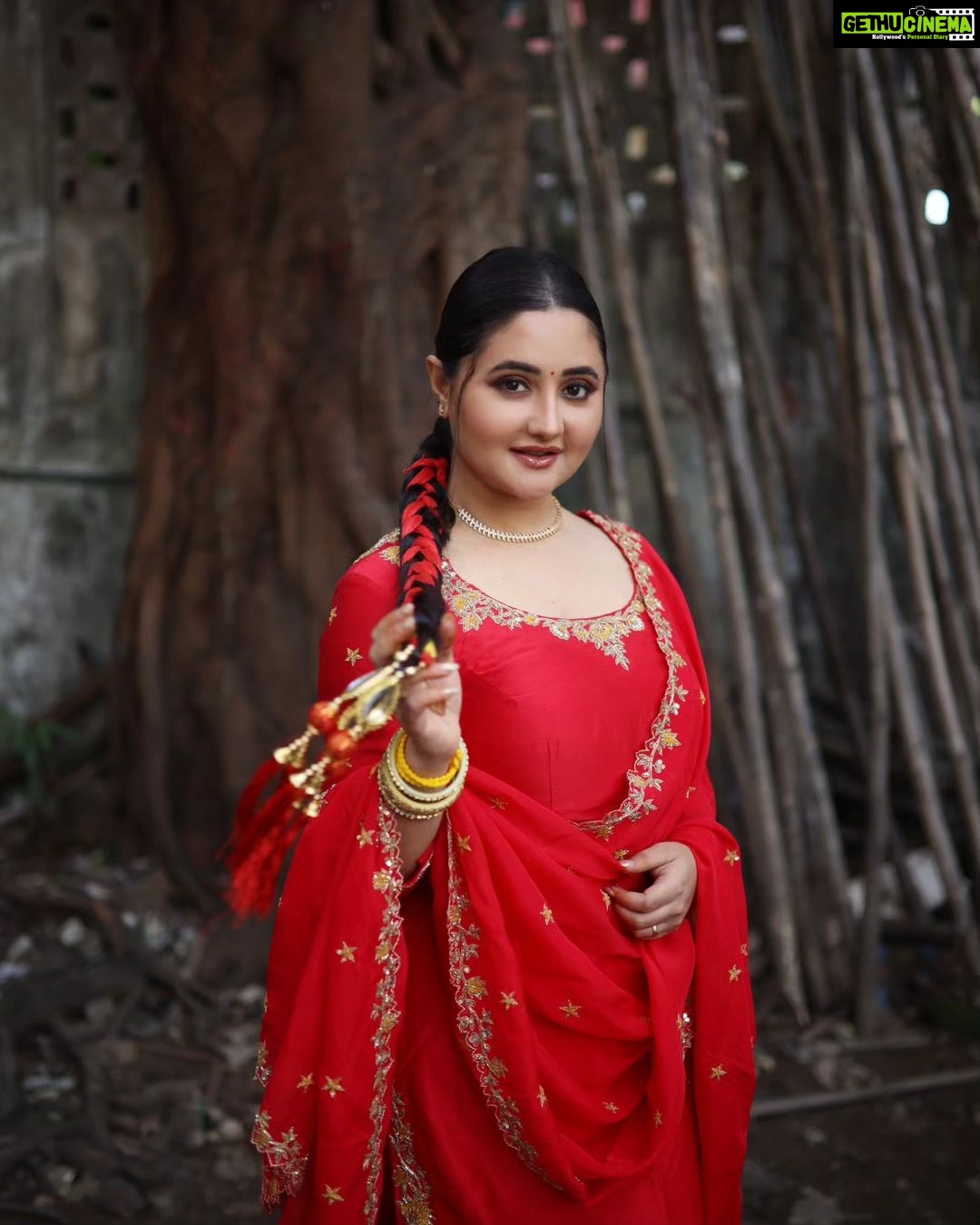 Rashami Desai Instagram - The colour of love and rage and luck ❤️ HAPPY DASHERA ❤️ . . Dress : @quenchathirst P.r. : @vblitzcommunications Jwel : @kushalsfashionjewellery Click: @shrutisbagwe . . #rashamidesai #rashamians #love #rythamicrashami💃🏻 #dashera2023 #fastiveseason #indiannaari #whatelseispossiblemore #diva #trending #fashion #immagical✨🧞♀️🦄