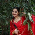Rashami Desai Instagram – The colour of love and rage and luck ❤️ 
HAPPY DASHERA ❤️ 
.
.
Dress : @quenchathirst
P.r. : @vblitzcommunications
Jwel : @kushalsfashionjewellery
Click: @shrutisbagwe
.
.
#rashamidesai #rashamians #love #rythamicrashami💃🏻 #dashera2023 #fastiveseason #indiannaari #whatelseispossiblemore #diva #trending #fashion #immagical✨🧞‍♀️🦄