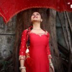 Rashami Desai Instagram - The colour of love and rage and luck ❤️ HAPPY DASHERA ❤️ . . Dress : @quenchathirst P.r. : @vblitzcommunications Jwel : @kushalsfashionjewellery Click: @shrutisbagwe . . #rashamidesai #rashamians #love #rythamicrashami💃🏻 #dashera2023 #fastiveseason #indiannaari #whatelseispossiblemore #diva #trending #fashion #immagical✨🧞‍♀️🦄