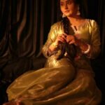 Rashami Desai Instagram – Do you still belive in miracle ♥️🧿
.
.
👗: @shubhayu2524
💎: @indianjewellery999
PR : @oakpinionpr
.
#rashamidesai #rashamians #love #diva #life #rythamicrashami💃🏻 #immagical✨🧞‍♀️🦄 #instagood #navaratri #traditional #indian Mumbai, Maharashtra