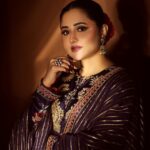 Rashami Desai Instagram – Making u stop and stare…✨️🧿✨️
.
.
.
.
.
Outfit: @shraddharambhia_official
Jewellery: @shopravyaa
.
.
.
#rashamidesai #immagical✨🧞‍♀️🦄 #rythmicrashami💃 #rashamians #whatelseispossiblenow #Indian #diva #love