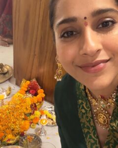 Rashmi Gautam Instagram - Mere Tumhare sabke liye #HappyDiwali #happydiwali2023 #laxmipuja