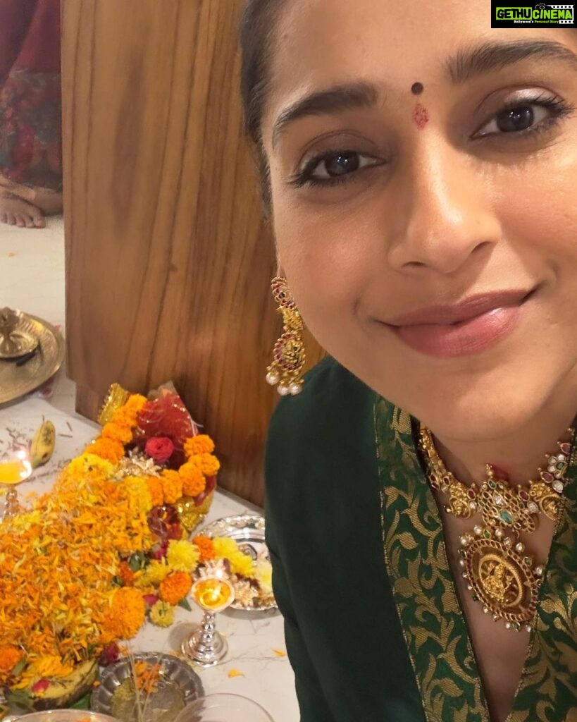 Rashmi Gautam Instagram - Mere Tumhare sabke liye #HappyDiwali #happydiwali2023 #laxmipuja