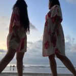 Rashmi Gautam Instagram – Some pictures might be blur for your sight 
but the memories are so clearly right 
#RR vacation #beachbabes #rashmigautam #holidayseason