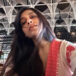 Rashmi Gautam Instagram - Some pictures might be blur for your sight but the memories are so clearly right #RR vacation #beachbabes #rashmigautam #holidayseason