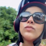Rashmi Gautam Instagram - Some pictures might be blur for your sight but the memories are so clearly right #RR vacation #beachbabes #rashmigautam #holidayseason