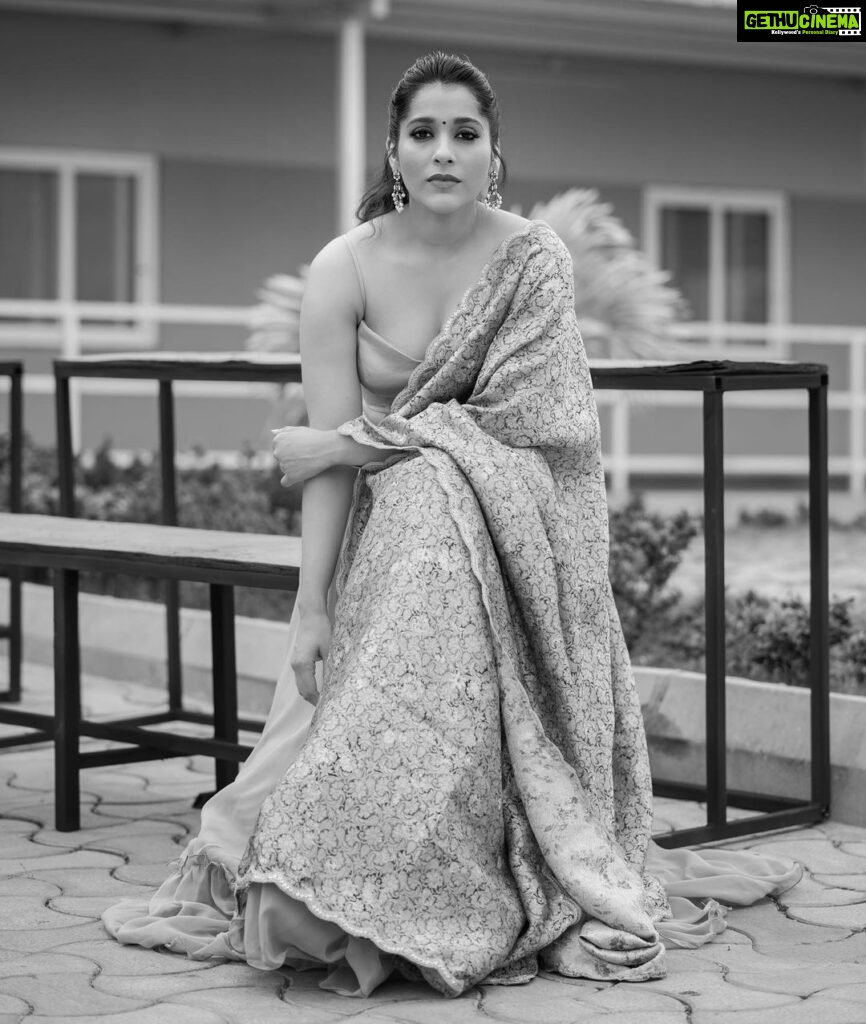 Rashmi Gautam Instagram - Mera ❤ garden garden Outfit by @varahi_couture 📸📸📸 p.c @ravi_cross_clickx