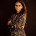 Rasika Dugal Instagram – 🪶🤎

Styling: @dhruvadityadave & @anjalibiyani_
Outfit: @studiomoonray
Jewellery: @silverstreakstore
Hair styling: @nasiransari_hair
MUA: @mayura_makeup_hair
📸: @gohil_jeet