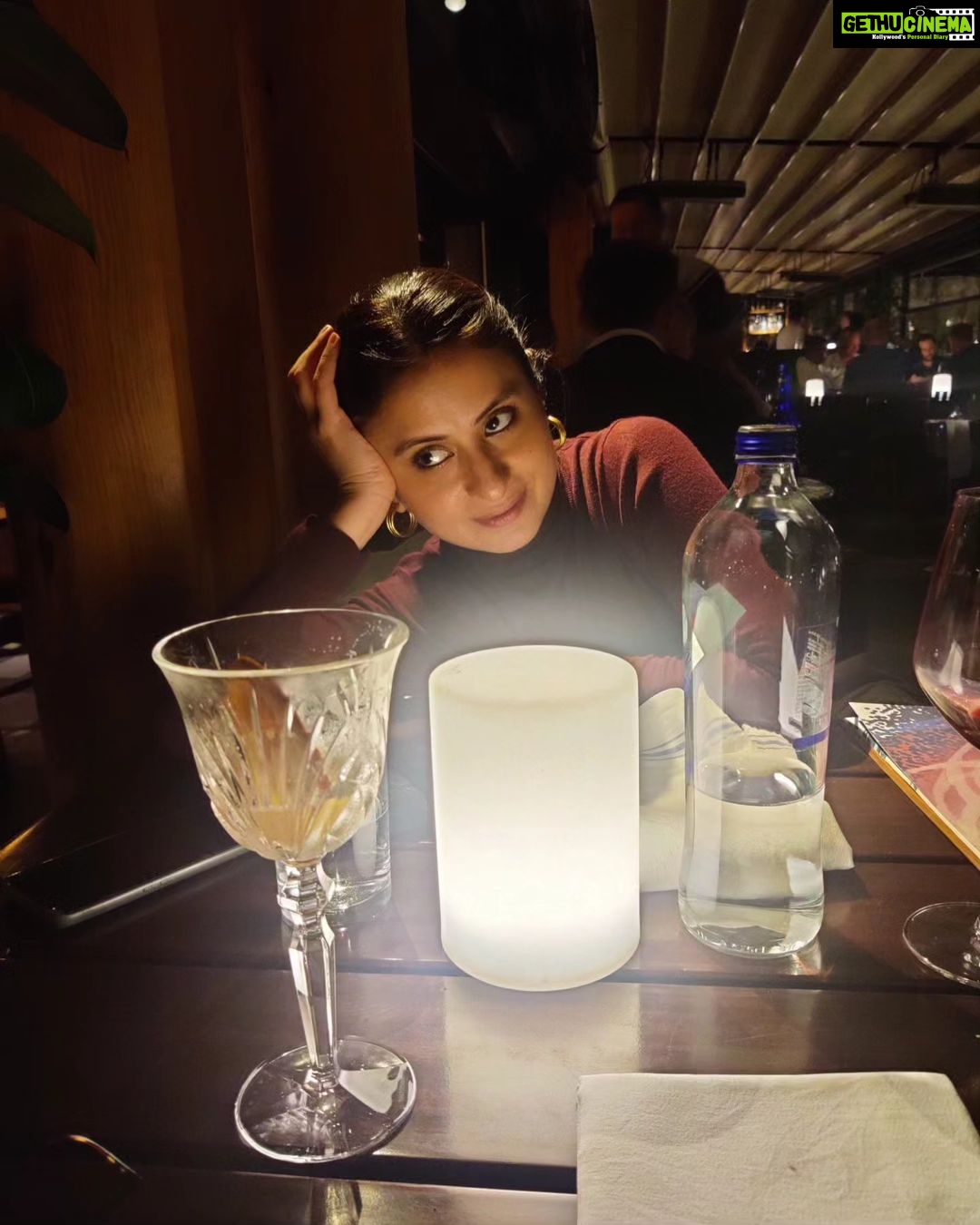 Rasika Dugal Instagram - Holiday Protocol π Keenly (but subtly) observe what the other table has ordered β¬οΈ Pose for your own photo β¬οΈ Try making it look candid β¬οΈ Eat. Drink. Repeat π π·@mukulchadda #Istanbul #IstanbulDiaries