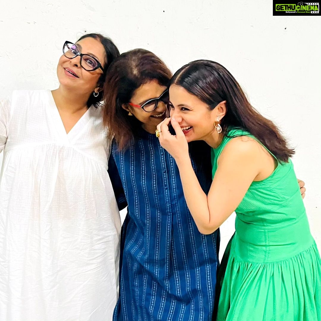 Rasika Dugal Instagram - To an afternoon full of conversations about work, life and chola kulchas... which also became an excuse for giggly reunions, long overdue hugs and surer strides. Thank you @ifp.world. The enthusiasm of this audience was infectious.π @shefalishahofficial @barunsobti_says @amrutasubhash @kkamra @rotalks