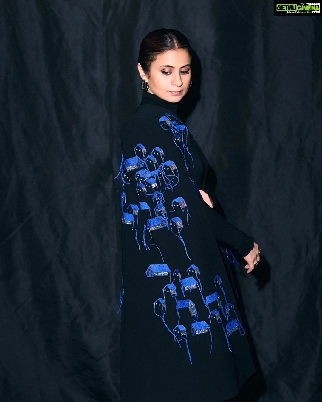 Rasika Dugal Instagram - 💙🖤 Styling: @dhruvadityadave & @anjalibiyani_ Outfit: @shahinmannan Earrings: @ishhaara @ascend.rohank Rings: @romanarsinghaniofficial Hair styling: @nasiransari_hair MUA: @mayura_makeup_hair 📸: @gohil_jeet @csaffestival #OOTN #ChicagoSouthAsianFilmFestival #CSAFF2023