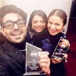 Rasika Dugal Instagram - So inspiring to be in a room buzzing with cinema lovers ❤️. Each one charting their own journey with films... #OpeningNight @csaffestival. Delighted that #LordCurzonKiHaveli will be the #closingnight film. Thank you @csaffestival for honouring and regarding my work with the #SAFA award 🙏. Alongside the lovely @aparshakti_khurana. 📷@chicityhero HMU @makeupby.karishma
