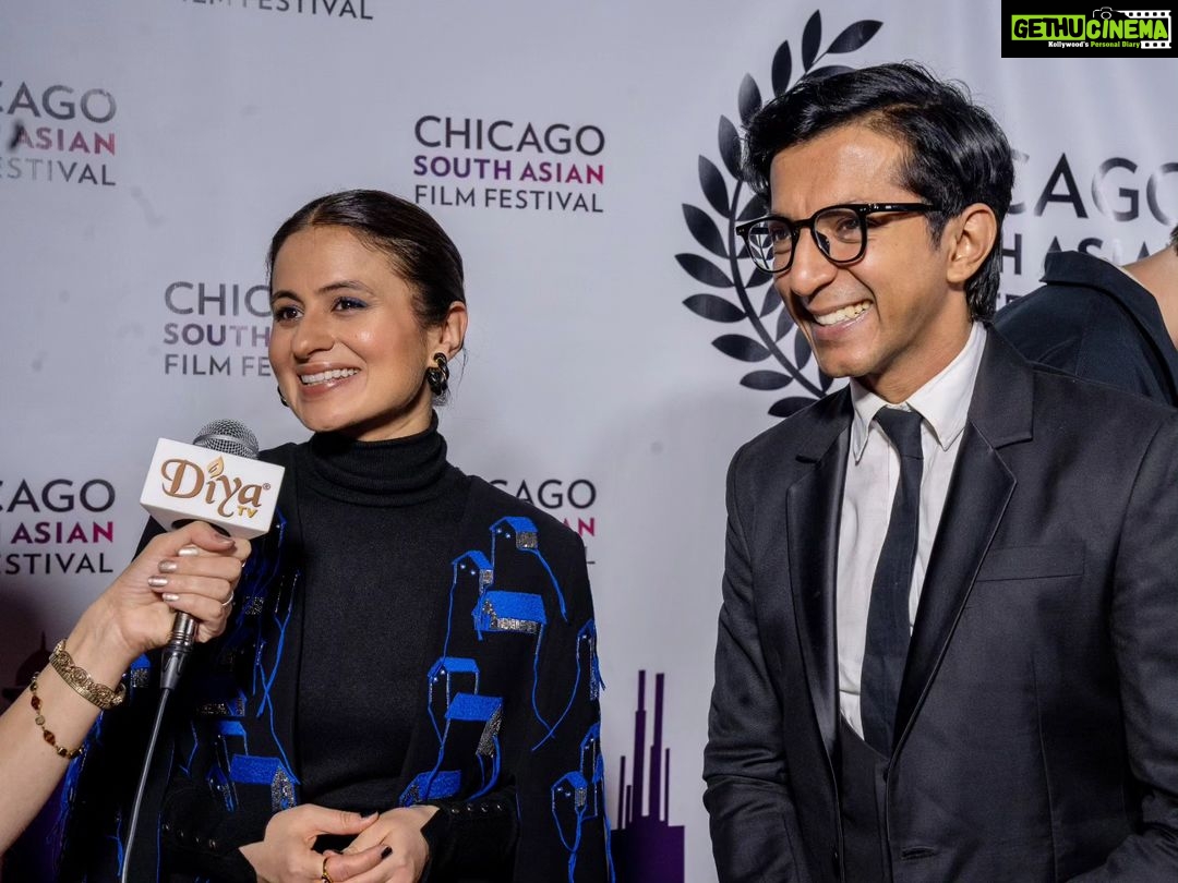 Rasika Dugal Instagram - So inspiring to be in a room buzzing with cinema lovers β€οΈ. Each one charting their own journey with films... #OpeningNight @csaffestival. Delighted that #LordCurzonKiHaveli will be the #closingnight film. Thank you @csaffestival for honouring and regarding my work with the #SAFA award π. Alongside the lovely @aparshakti_khurana. π·@chicityhero HMU @makeupby.karishma