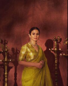 Rasika Dugal Instagram - 🪔✨ #HappyDhanteras #Diwali #DiwaliSeason #FestiveSeason #OOTD Saree: @raw_mango Jewellery: @amrapalijewels MUA: @mayura_makeup_hair Styling: @who_wore_what_when 📸: @chandrahas_prabhu