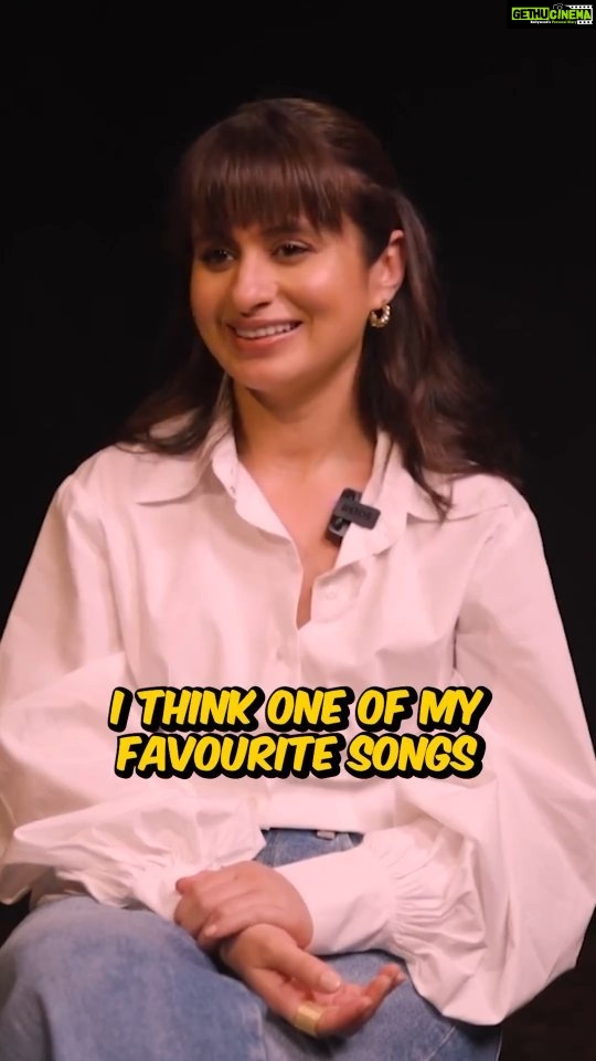 Rasika Dugal Instagram - Of videotapes and VCRs and Sridevi and Shahrukh Khan... we covered quite a range @vaibhavmunjal25... Catch the full interview on Chalchitra Talks YouTube channel - Link in bio. #Repost @chalchitratalks Rewind to MR. INDIA as @rasikadugal takes us back to her childhood VCR memories! ⏪📼