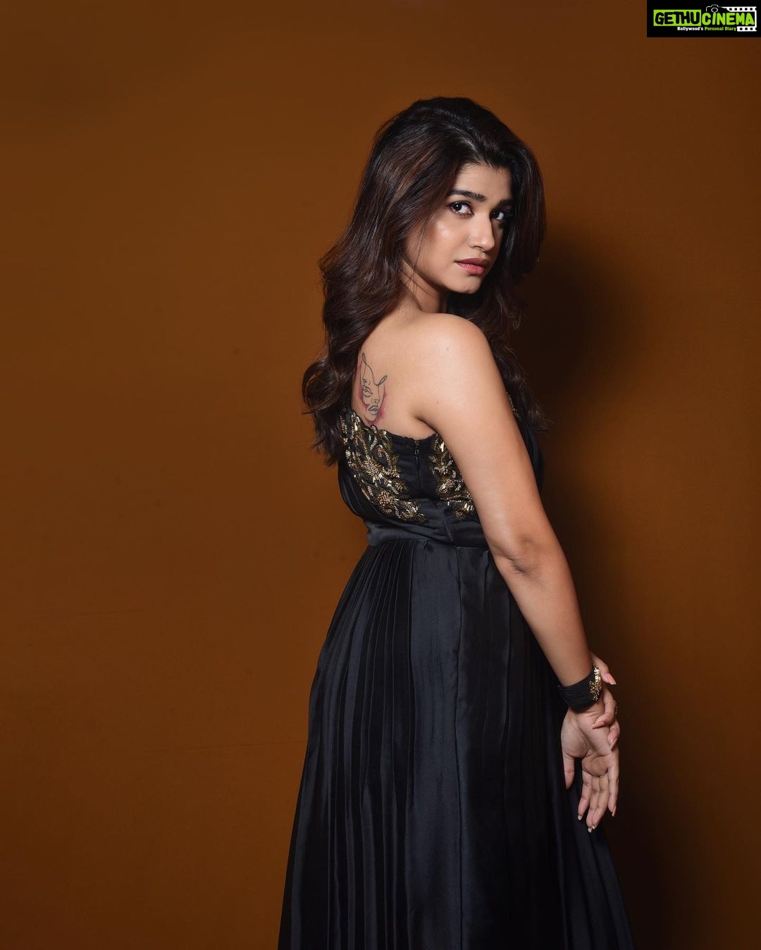 Rasika Sunil Instagram - Styled by @stylebyk2 @ketaki_ashish Outfit by @labelsimrankatyal Jewellery by @sorayaajewels_ Hair by @meghana_makeupartist Photos by @सारीकाआआआ Make up by me