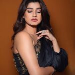 Rasika Sunil Instagram - Stay tuned ❤️ Styled by @stylebyk2 @ketaki_ashish Outfit by @labelsimrankatyal Jewellery by @sorayaajewels_ Hair by @meghana_makeupartist Photos by @sarrikaaaaaa Make up by me