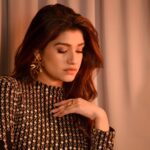 Rasika Sunil Instagram - Happy Diwali people ❤️❤️ Styled by @stylebyk2 @ketaki_ashish Outfit by @datetheramp Jewellery by @the_jewel_gallery Hair for photoshoot by @nikita_kumavat_makeovers Photos by @sarrikaaaaaa Make up by me ❤️