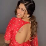 Rasika Sunil Instagram - When they take away the jewellery as soon as the shoot is done 🥺 #everythingonrent #Rasikasunil #rasikasunilfc #love #gratitude #reelitfeelit #happiness #reelsofinstagram #reelkarofeelkaro #fun #goforit #awesome #photoshoot #shoot #actor #actorlife