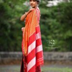 Rasika Sunil Instagram - आजचा रंग : केशरी हा रंग राष्ट्रप्रेमाचे,त्यागाचे,अग्नीचे,ऊर्जेचे आणि अध्यात्माचे प्रतीक म्हणून ओळखला जातो..हा रंग देशाप्रती हिंमत आणि निस्वार्थ बलिदानाची भावना दर्शवतो.हिंदू धर्मात अग्नीला खूप पवित्र मानले जाते.अग्नीशी एकरूप होऊन जसे सगळे पवित्र होते.अगदी तसेच तुमच्या आयुष्यातील सगळ्या वाईट आणि नकारात्मक गोष्टींचा नाश होऊन तुमचे आचारविचार पवित्र होवो.. - नित्यश्री ज्ञानलक्ष्मी @nityashree19 Saree and blouse by @k2fashioncloset Concept & Style by @ketaki_ashish @stylebyk2 Hair by @priyankapore_makeupartist @priyajadhav_makeupartist Jewelery by @shreyacreation16 Photo : @vikrantmumbaikar Video : @royalframez & @sagar_geedh Lights: @sushant.7373 MUA: Yours truly ❤️ Managed by @prernaasuryawanshi Assisted by @poojatayde ‼️ This Top, Design and Image is Subjected to Copyright ©️ ‼️P.S : Do not use this Image and Design without any Permission.! Stay tuned & stay safe