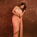 Rasika Sunil Instagram - Peach saree never fails you ❤️ Styled by @stylebyk2 @ketaki_ashish Outfit by @datetheramp Jewellery by @sorayaajewels_ Hair for photoshoot by @nikita_kumavat_makeovers Hair for SNDN by @priyankapore_makeupartist Photos by @sarrikaaaaaa Make up by me ❤️