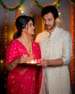 Rasika Sunil Instagram - Sarvanna lakshmipoojan ani narak chaturdashichya hardik shubheccha ❤️ 
Happy Diwali everyone 🤗

Saree by @k2fashioncloset 
Kurta set by @k2fashioncloset
Styled by @ketaki_ashish 
Photoshoot by @deepali_td_official 
Hair by @kirtimakeupexpert 
Jewellery by @aarika_by_chandrika 
Make up by Yours Truly ❤️

#rasikasunil #adibilagi #rasikasunilfc #love #gratitude #happiness #diwali #diya #festivevibes #festivewearshaadiseason