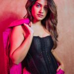 Rasika Sunil Instagram – Blaze up your style !
Styled by @ketaki_ashish @stylebyk2
Photoshoot by @deepali_td_official
#rasikasunil #blazer #pravahpicture #awardnight #suit #style Thane