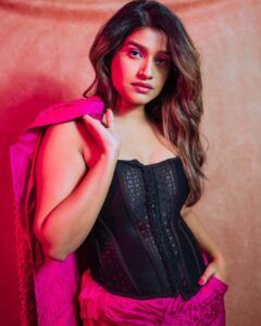 Rasika Sunil Instagram - Blaze up your style ! 

Styled by @ketaki_ashish @stylebyk2 
Photoshoot by @deepali_td_official 

#rasikasunil #blazer #pravahpicture #awardnight #suit #style