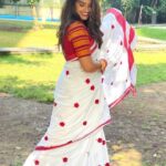 Rasika Sunil Instagram – ❤️ 🌱 

Styled by @k2fashioncloset 

#Rasikasunil #rasikasunilfc #love #gratitude #happiness #fun #goforit #awesome #ganpati #saree #sareelove #thane #home Thane