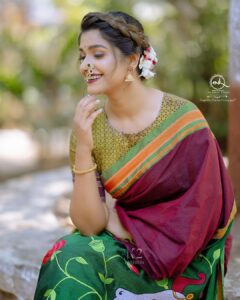 Rasika Sunil Instagram - ❤️❤️❤️❤️

When Khun meets Pichwai… 

Introducing Hand made Pichwai work on khan saree 

Booking started 
DM or whts app on 7021620008 

Saree by - @k2fashioncloset 
Photography - @yogendra_chavhan 
Make-up - @madhurikhese_makeupartist
Hair - @komalpashankar_makeupartist
Jewelery by - @kankshinistudio 
Nath by - @anvita.collections

#Rasikasunil #rasikasunilfc #love #gratitude #goforit #awesome #saree #sareelove #traditional #maharashtrian