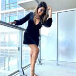 Rasika Sunil Instagram - Is this a pose or am I copying Jitendra ji ? 🤷🏻‍♀️ #Rasikasunil #rasikasunilfc #love #gratitude #happiness #fun #goforit #awesome #dinner