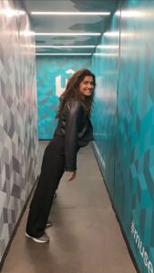 Rasika Sunil Instagram - Yeah! Run b**ch ! 
My crazy has hardly been unleashed in the world apart from my occasional spurts in my inner circle ❤️

🎥 khud dekhlo 
#rasikasunil #rasikasunilfc #crazy #dance #museumofillusions #reelsinstagram #reelitfeelit