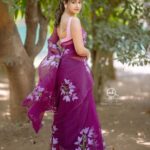 Rasika Sunil Instagram - Summer is here 🌺🌸🌼 Hand painted Orgenza Saree by - @k2fashioncloset Photography - @yogendra_chavhan Make-up - @madhurikhese_makeupartist Hair - @komalpashankar_makeupartist