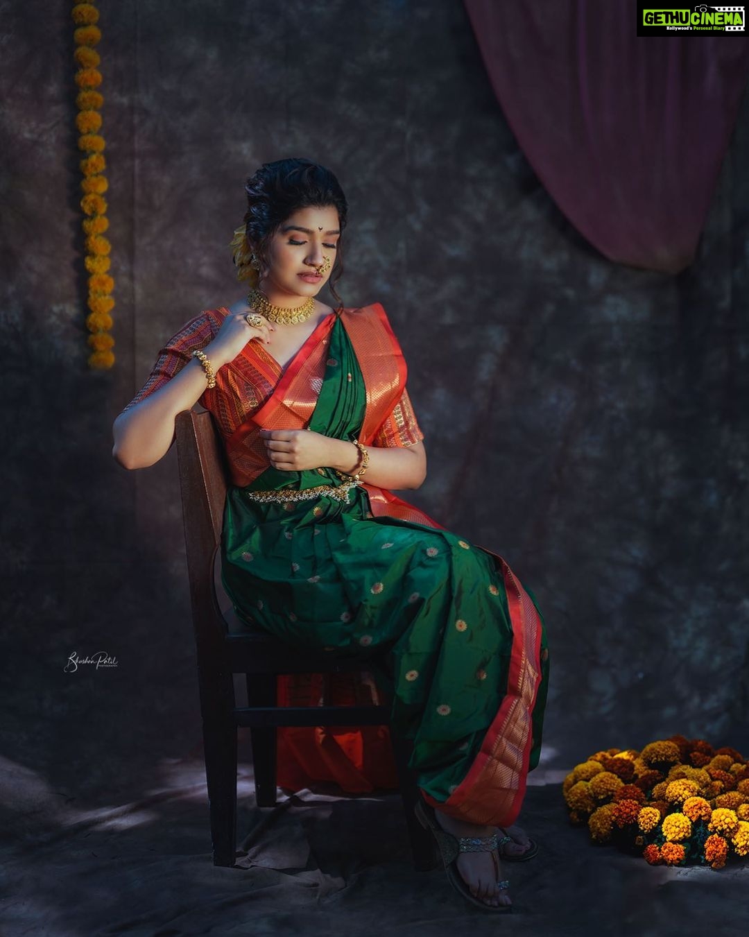 Rasika Sunil Instagram - 💚 Saree by @kapsepaithaniofficial Blouse by @vamas_thedesignerblouses Jewellery by @chandrakalm_jewellery MUA @nikita_kumavat_makeovers Photoshoot by @bhushanpatil Style and managed by @ketaki_ashish @stylebyk2